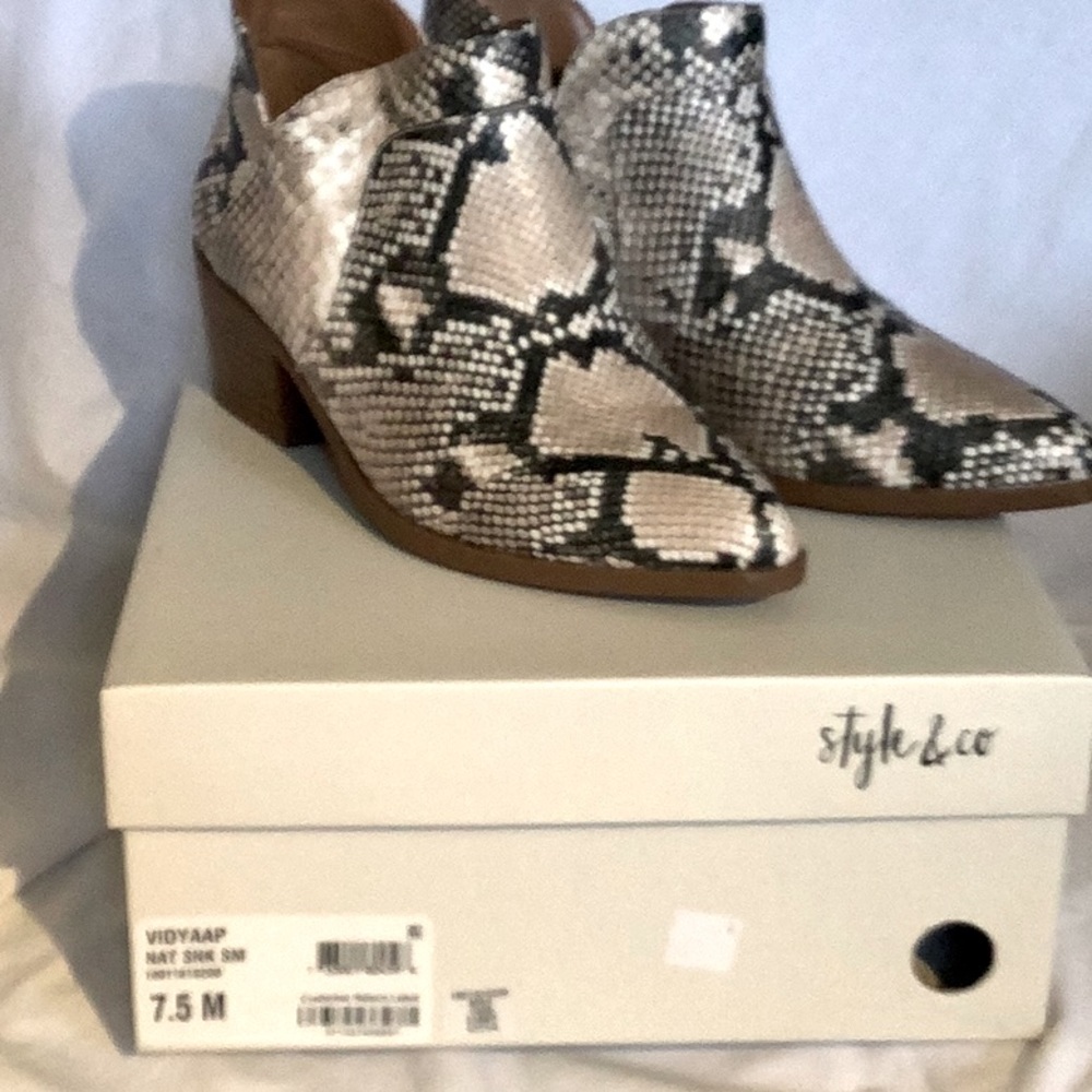NEW Snake style Booties